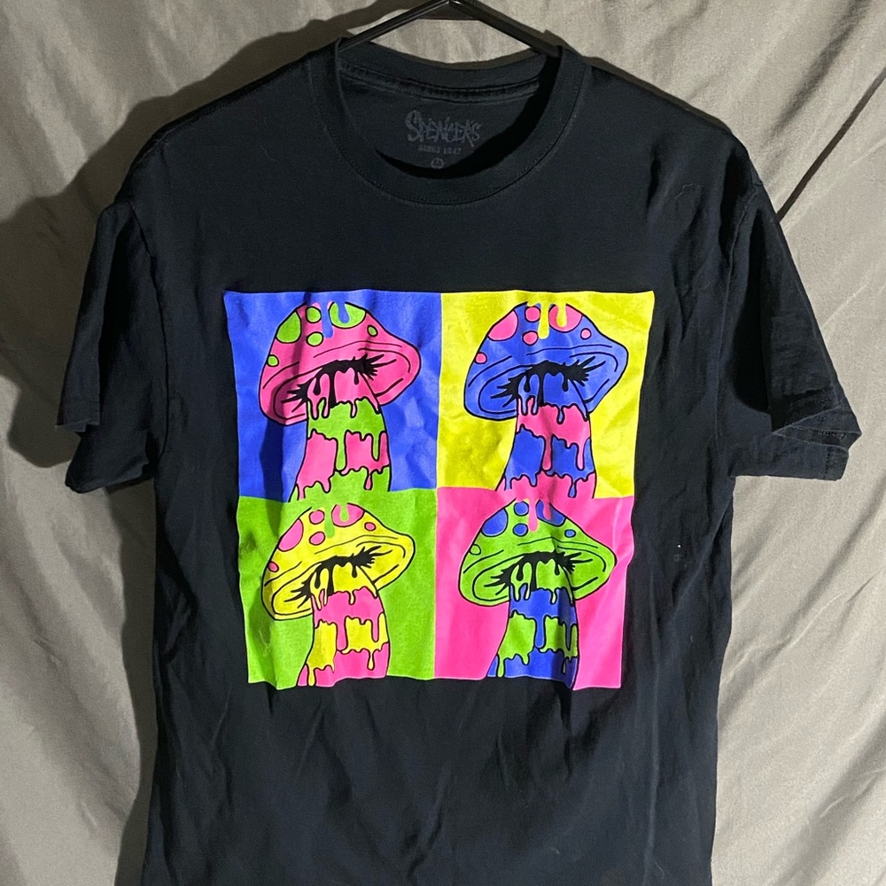 colourful trippy mushroom shirt. size medium